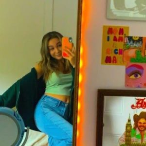 Meet your Posher, Elena